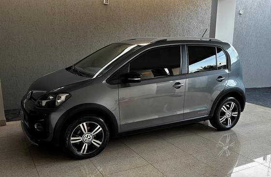 VOLKSWAGEN UP 1.0 170 TSI TOTAL FLEX XTREME 4P MANUAL